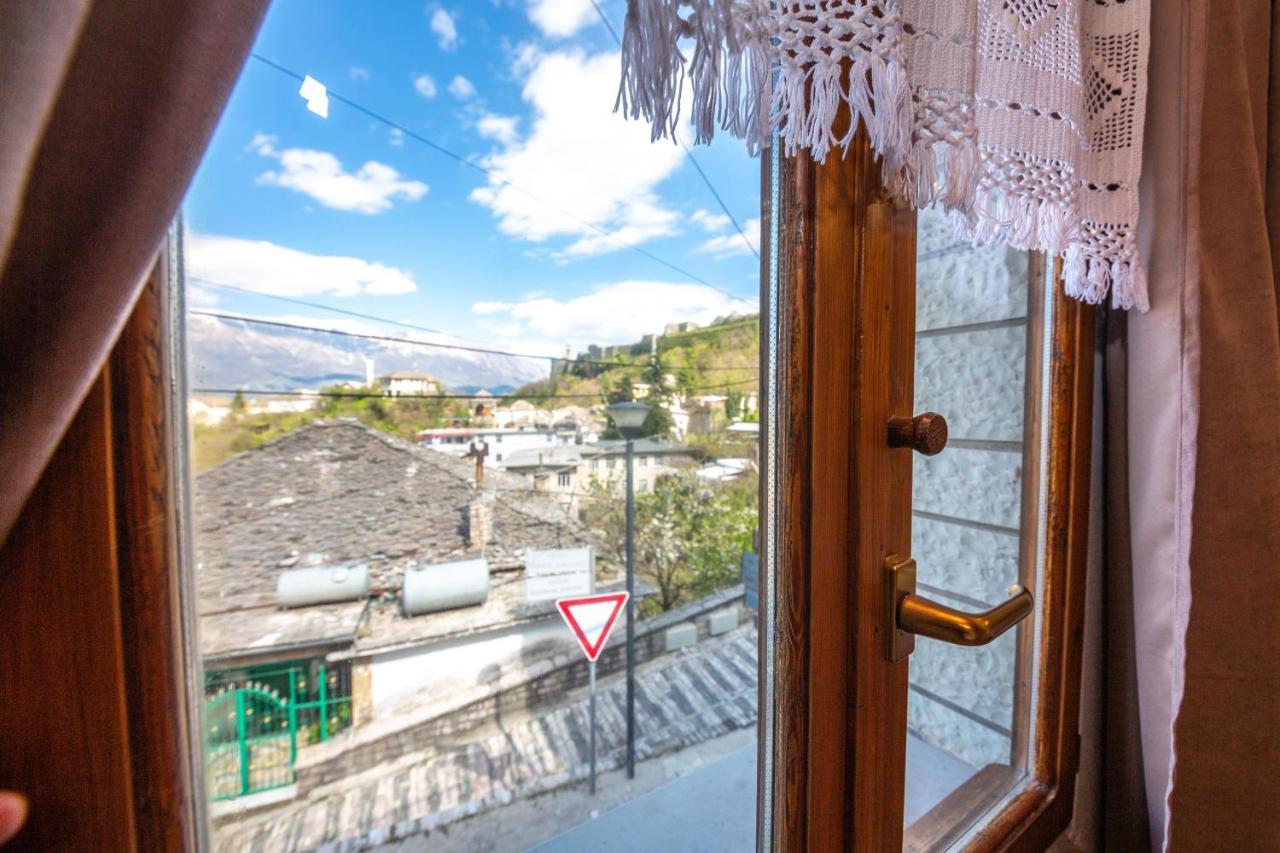 Bed And Breakfast Kotoni Gjirokastër Exterior foto