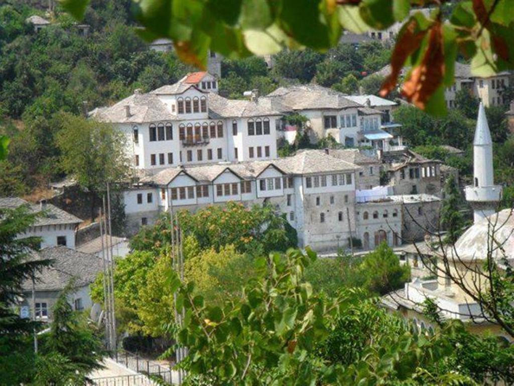 Bed And Breakfast Kotoni Gjirokastër Exterior foto